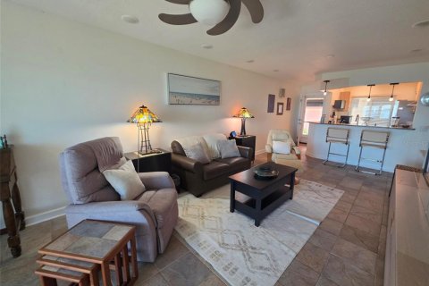 Condominio en alquiler en Saint Petersburg, Florida, 2 dormitorios, 85.01 m2 № 2199215 - foto 13