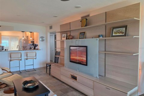Condominio en alquiler en Saint Petersburg, Florida, 2 dormitorios, 85.01 m2 № 2199215 - foto 15