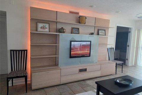Condominio en alquiler en Saint Petersburg, Florida, 2 dormitorios, 85.01 m2 № 2199215 - foto 12
