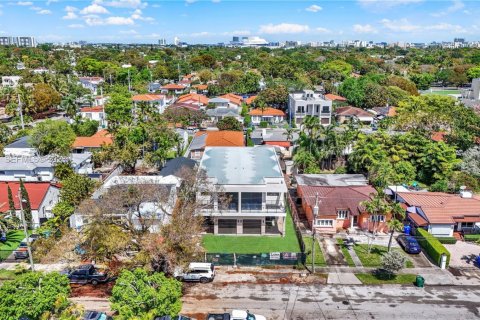 Townhouse in Miami, Florida 4 bedrooms, 238.85 sq.m. № 2076443 - photo 22