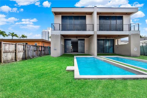 Townhouse in Miami, Florida 4 bedrooms, 238.85 sq.m. № 2076443 - photo 21