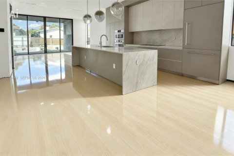 Townhouse in Miami, Florida 4 bedrooms, 238.85 sq.m. № 2076443 - photo 5