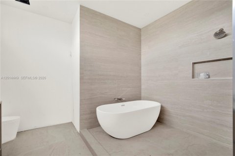 Townhouse in Miami, Florida 4 bedrooms, 238.85 sq.m. № 2076443 - photo 17