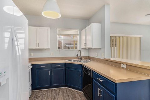 Touwnhouse à louer à Brandon, Floride: 2 chambres, 129.88 m2 № 2229507 - photo 7