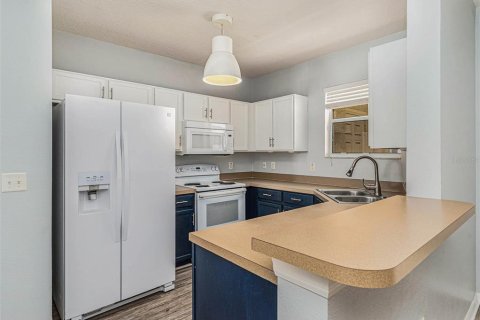 Touwnhouse à louer à Brandon, Floride: 2 chambres, 129.88 m2 № 2229507 - photo 6