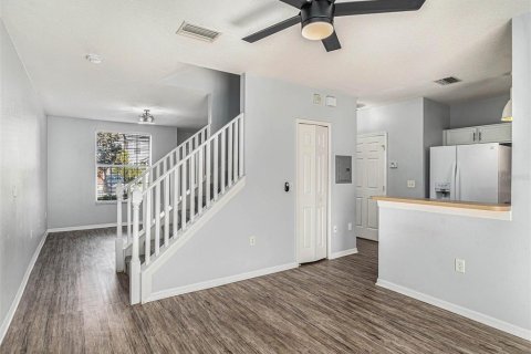 Touwnhouse à louer à Brandon, Floride: 2 chambres, 129.88 m2 № 2229507 - photo 8