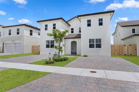 Touwnhouse à vendre à Miami, Floride: 4 chambres, 206.06 m2 № 1893227 - photo 2