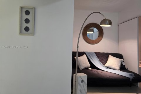 Condominio en alquiler en Miami Beach, Florida, 1 dormitorio, 49.24 m2 № 2002022 - foto 5