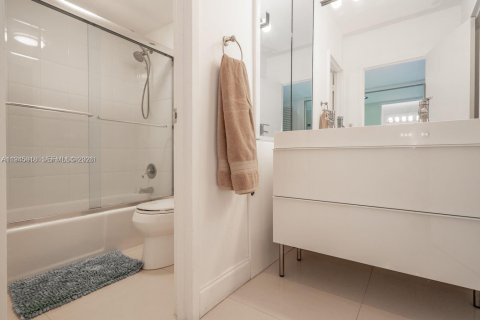 Condominio en alquiler en Miami Beach, Florida, 1 dormitorio, 49.24 m2 № 2002022 - foto 16
