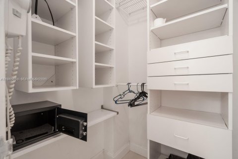Condominio en alquiler en Miami Beach, Florida, 1 dormitorio, 49.24 m2 № 2002022 - foto 17
