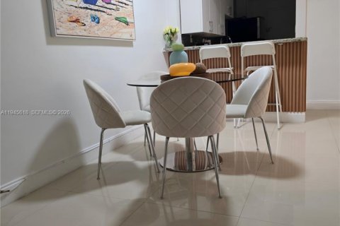 Condominio en alquiler en Miami Beach, Florida, 1 dormitorio, 49.24 m2 № 2002022 - foto 7