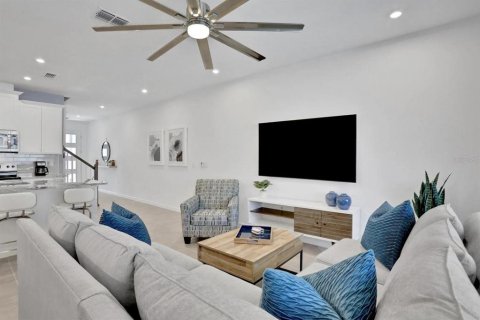 Touwnhouse à vendre à Kissimmee, Floride: 5 chambres, 213.58 m2 № 1662560 - photo 17