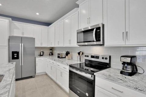Touwnhouse à vendre à Kissimmee, Floride: 5 chambres, 213.58 m2 № 1662560 - photo 7