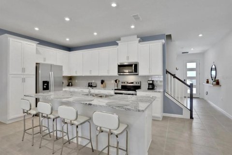 Touwnhouse à vendre à Kissimmee, Floride: 5 chambres, 213.58 m2 № 1662560 - photo 4
