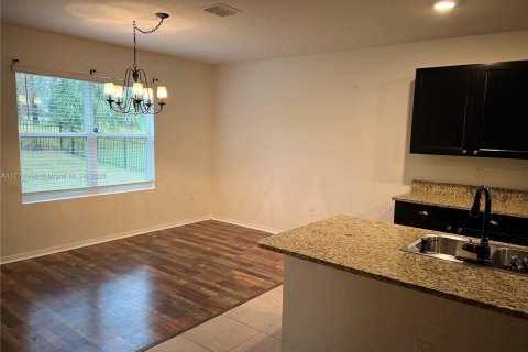 House in Ocala, Florida 4 bedrooms, 215.44 sq.m. № 1862783 - photo 15