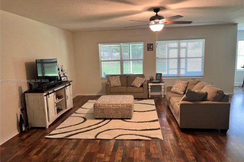 House in Ocala, Florida 4 bedrooms, 215.44 sq.m. № 1862783 - photo 5