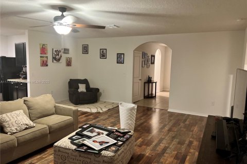 House in Ocala, Florida 4 bedrooms, 215.44 sq.m. № 1862783 - photo 6