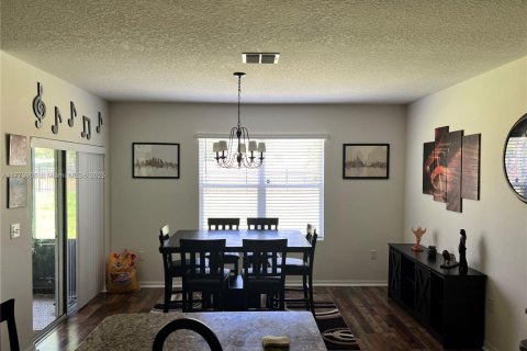 House in Ocala, Florida 4 bedrooms, 215.44 sq.m. № 1862783 - photo 9