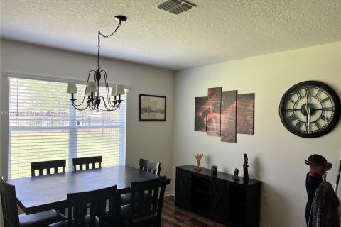 House in Ocala, Florida 4 bedrooms, 215.44 sq.m. № 1862783 - photo 12