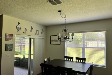 House in Ocala, Florida 4 bedrooms, 215.44 sq.m. № 1862783 - photo 11