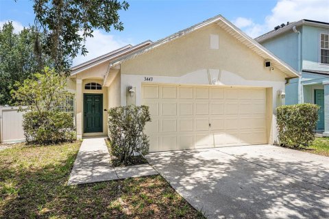 House in Land O' Lakes, Florida 3 bedrooms, 107.58 sq.m. № 1795399 - photo 1