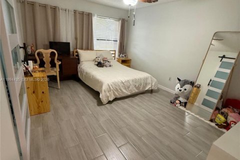 Townhouse in Miami, Florida 2 bedrooms, 101.73 sq.m. № 2060810 - photo 7