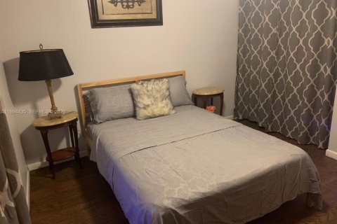 Townhouse in Miami, Florida 2 bedrooms, 101.73 sq.m. № 2060810 - photo 9