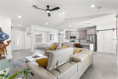Casa en alquiler en Belleview, Florida, 3 dormitorios, 153.57 m2 № 1900152 - foto 20