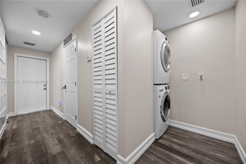 Casa en alquiler en Hollywood, Florida, 3 dormitorios, 136.75 m2 № 1993020 - foto 18