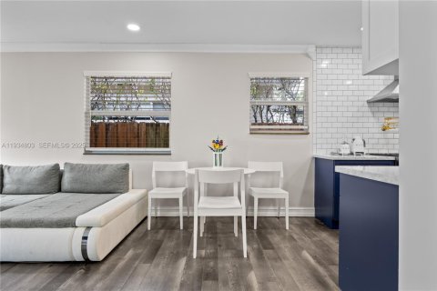 Casa en alquiler en Hollywood, Florida, 3 dormitorios, 136.75 m2 № 1993020 - foto 8