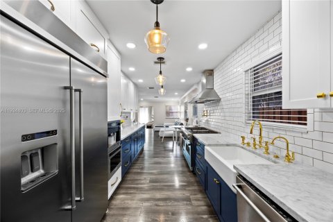 Casa en alquiler en Hollywood, Florida, 3 dormitorios, 136.75 m2 № 1993020 - foto 3