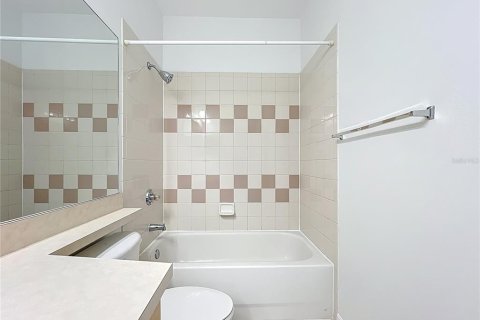 Townhouse in Bradenton, Florida 3 bedrooms, 119.1 sq.m. № 1869401 - photo 30