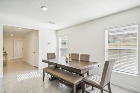 House in Riverview, Florida 5 bedrooms, 234.3 sq.m. № 2233435 - photo 3