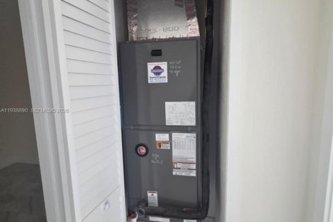 Купить виллу или дом в Маргит, Флорида 4 спальни, 125.33м2, № 2061290 - фото 16