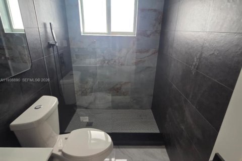 Купить виллу или дом в Маргит, Флорида 4 спальни, 125.33м2, № 2061290 - фото 10