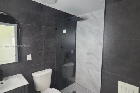 Купить виллу или дом в Маргит, Флорида 4 спальни, 125.33м2, № 2061290 - фото 15