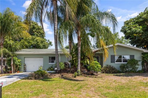 Casa en Clearwater, Florida 3 dormitorios, 149.85 m2 № 2137505