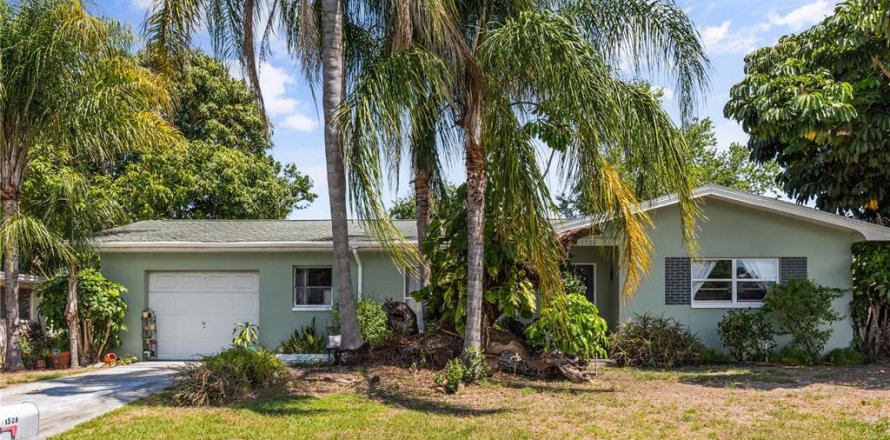 Villa ou maison à Clearwater, Floride 3 chambres, 149.85 m2 № 2137505