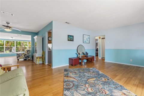 Villa ou maison à vendre à Clearwater, Floride: 3 chambres, 149.85 m2 № 2137505 - photo 5