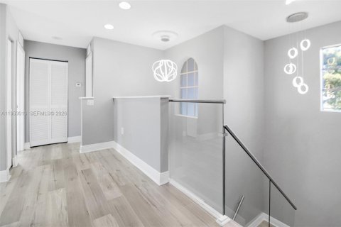 Купить виллу или дом в Катлер-Бей, Флорида 3 спальни, 197.7м2, № 2009057 - фото 24