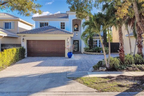 Дом в Катлер-Бей, Флорида 3 спальни, 197.7м2 № 2009057