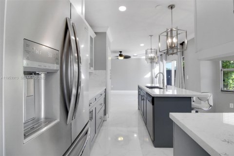 Купить виллу или дом в Катлер-Бей, Флорида 3 спальни, 197.7м2, № 2009057 - фото 15