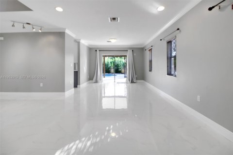 Купить виллу или дом в Катлер-Бей, Флорида 3 спальни, 197.7м2, № 2009057 - фото 7