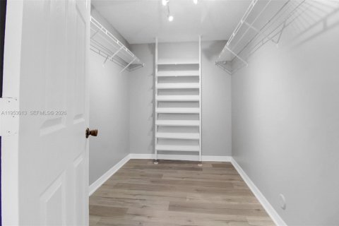 Купить виллу или дом в Катлер-Бей, Флорида 3 спальни, 197.7м2, № 2009057 - фото 27