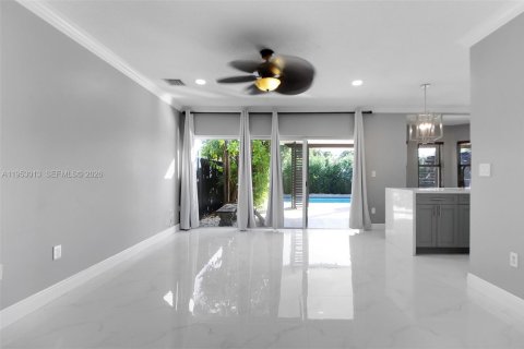 Купить виллу или дом в Катлер-Бей, Флорида 3 спальни, 197.7м2, № 2009057 - фото 10