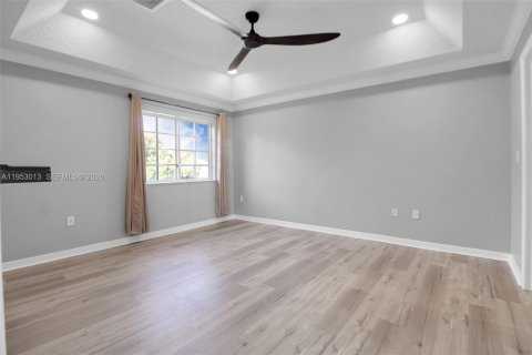 Купить виллу или дом в Катлер-Бей, Флорида 3 спальни, 197.7м2, № 2009057 - фото 25