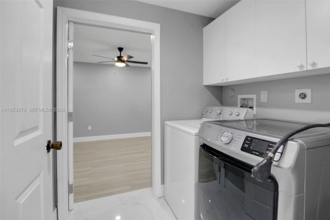 Купить виллу или дом в Катлер-Бей, Флорида 3 спальни, 197.7м2, № 2009057 - фото 19