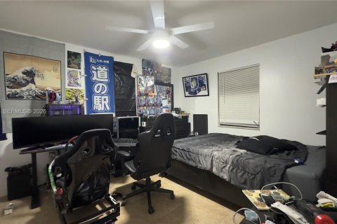 House in Riviera Beach, Florida 3 bedrooms, 153.75 sq.m. № 2010196 - photo 20