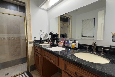 House in Riviera Beach, Florida 3 bedrooms, 153.75 sq.m. № 2010196 - photo 17