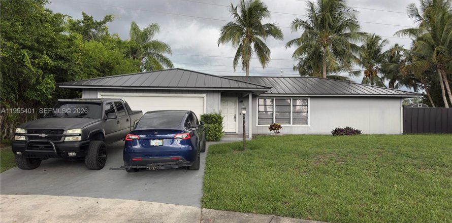House in Riviera Beach, Florida 3 bedrooms, 153.75 sq.m. № 2010196